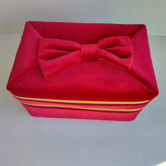 Estee Lauder Red Velvet Gift Box - Picture 6 of 6